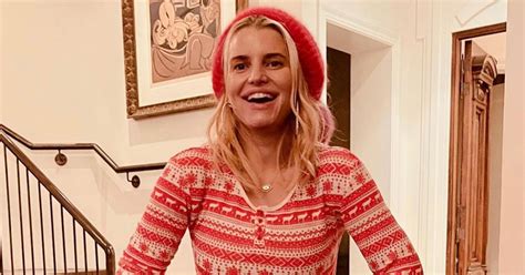 Jessica Simpson Shows Off 100lb Weight Loss In Christmas Pajamas 2020 Christmas Ace Johnson