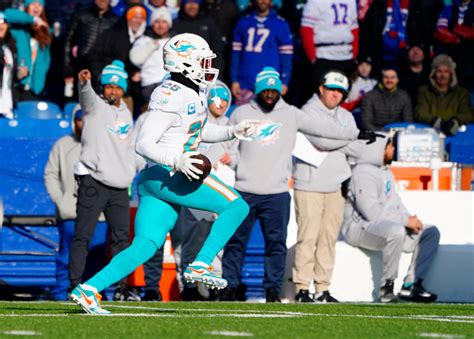 Frigid Temperatures Await Miami Dolphins In Playoff Game Vs Kansas