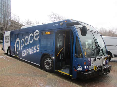 Pace launches Bus-on-Shoulder on Edens Expressway - Chronicle Media