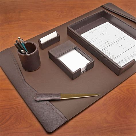 4 Must Have Executive Desk Accessories For Organizing Designalls