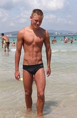 Shirtless Male Beefcake Swimmer Jock Beach Hunk Speedo Dude Photo Pic X C Eur