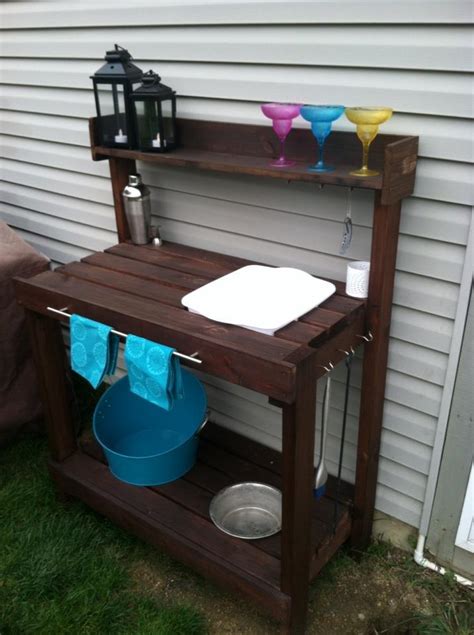 At barplan.com you get over a dozen easy to build home bar plans for the cost of a case of beer. Ana White | Outdoor Bar - DIY Projects