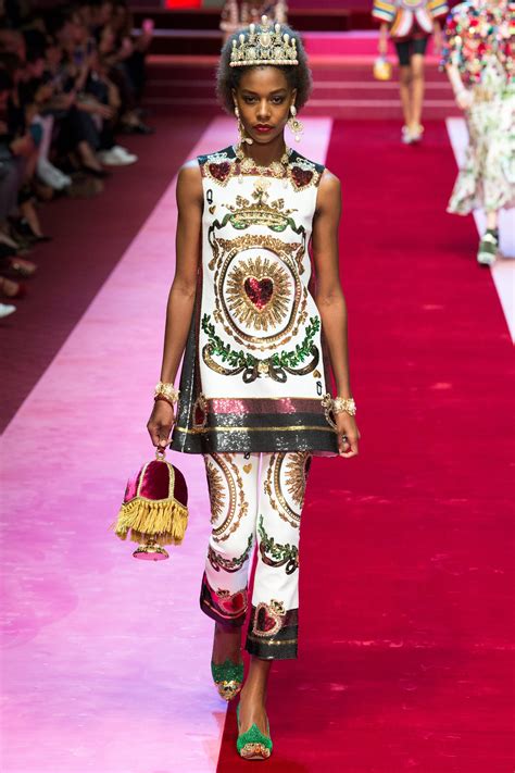 Show Review Dolce And Gabbana Spring 2018 Fashion Bomb Daily