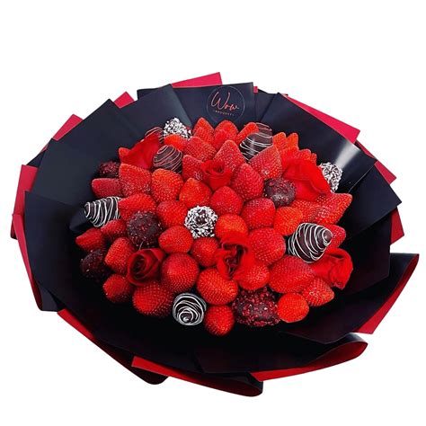 Rose Strawberries Bouquet With Chocolate Covered Strawberries