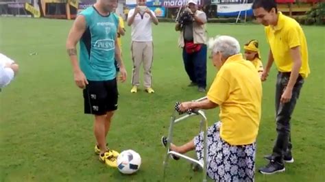 102 Year Old Woman Gets To Play With Team Shes Supported For Over 90