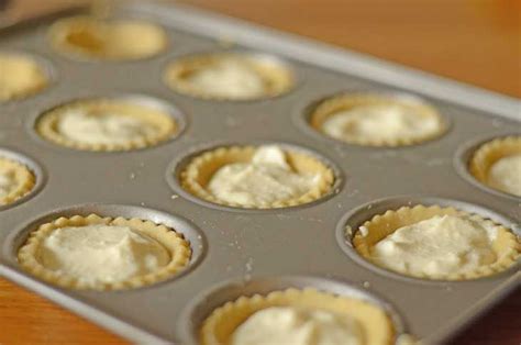 This recipe can be adapted easily to other eggs, such as quail's eggs. Make some Roman cakes with this easy recipe fpr kids. | Sweet pastries, Christmas food, Honey cake