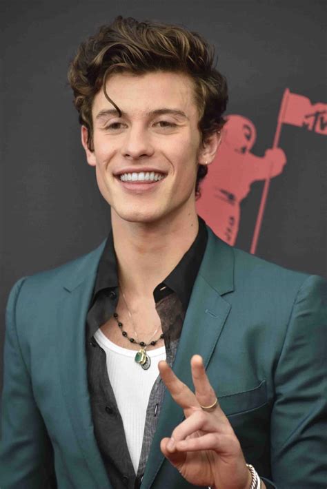 He has since released four studio albums, headlined. Shawn Mendes singt nie für Camila Cabello