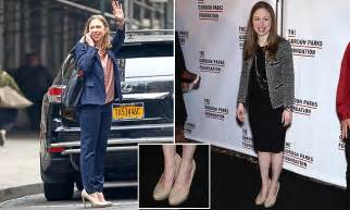 Chelsea Clinton Wears Frayed Heels For Awards Dinner Daily Mail Online