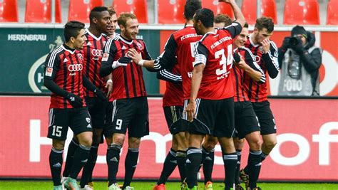 So hatte die zweite liga in der saison 1995/1996 einen schnitt von 7.500 zuschauern in der saison 2012/2013 waren es durchschnittlich 17.200 zuschauern in den stadien. Zweite Liga: Ingolstadt bleibt Erster, Düsseldorf verliert ...