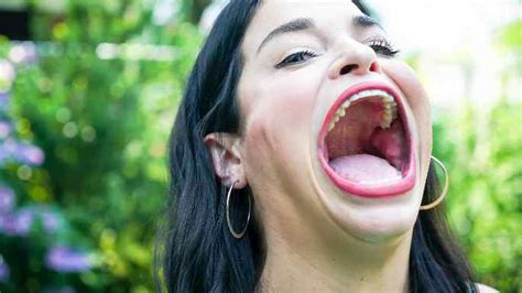 en fotos samantha ramsdell es oficialmente la mujer con la boca más grande del mundo