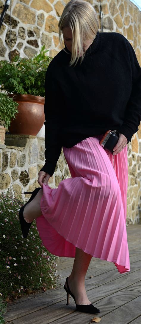 3 Ways To Wear A Pleated Skirt Notes From A Stylist
