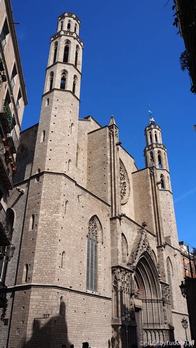 55 Średniowieczny kościół Santa Maria del Mar jest uważany za jeden z