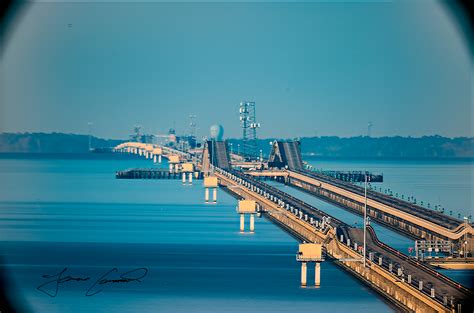This Extremely Zoomed In Photo Of The Lake Pontchartrain Causeway The