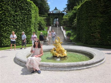 Gabrielle schloesser directed her first video in 1987: Gabriele Kleid beim flanieren auf schloß Lindenhof | Hof ...