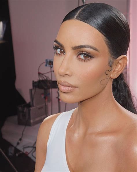 Voici à Quoi Ressemble La Silhouette De Kim Kardashian Sans Photoshop