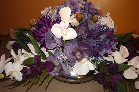 The notorious nightshade is both beloved and bemoaned for its spongey thai eggplants, for example, look more like tiny watermelons, while japanese eggplants look just. Cream/Eggplant/Dusty Mauve Altar/Centerpiece | Floral ...