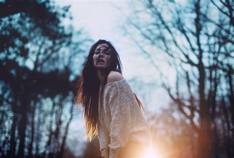 hintergrundbilder sonnenlicht wald frauen im freien frau modell brünette winter