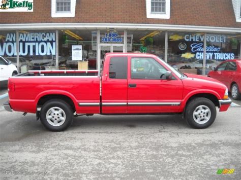 2003 Victory Red Chevrolet S10 Ls Extended Cab 4x4 27113461 Photo 2