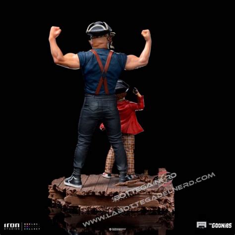 Goonies The Goonies Statue 110 Sloth And Chunk 23cm