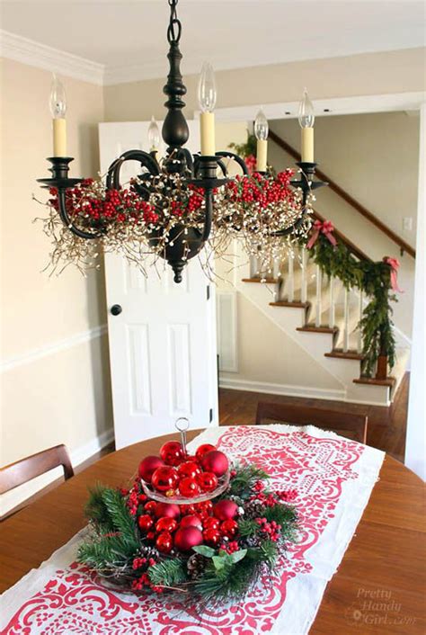 40 Fabulous Christmas Dining Room Decorating Ideas All About Christmas