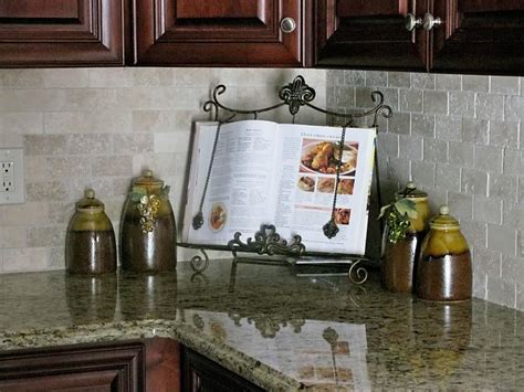 Tumbled Stone Subway Tile Backsplash Even Like The Countertop