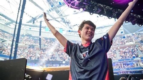 16 Year Old Kyle Giersdorf Just Won 3 Million At Fortnite World Cup Finals