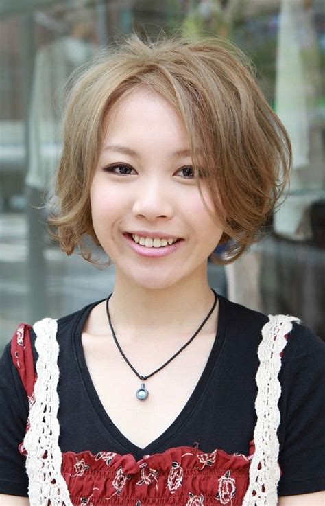 Maybe you would like to learn more about one of these? Short Japanese Haircut - Glamorous Blonde Retro-Bob with ...