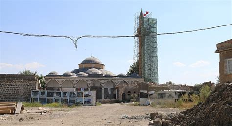 Çatışmaların hedefi olan Kurşunlu Cami nin restorasyonu devam ediyor