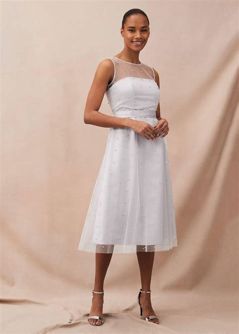 Pearl Wedding Dresses Pretty Pearl Dresses Accessories Hitched Co Uk