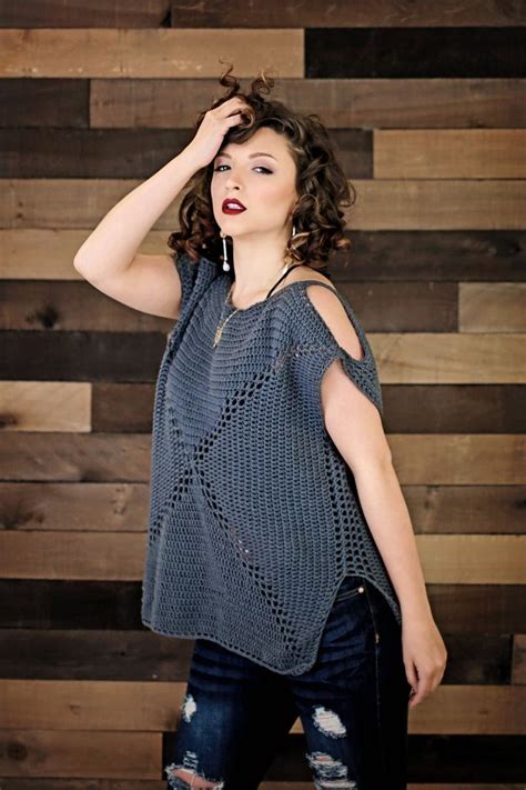 Free, easy c2c graphs + written pattern featuring a simple tribal motif. PDF Pattern Cold-Shoulder Granny Crochet Top | Etsy in ...