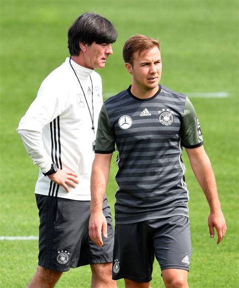 Bilderstrecke Zu Löw Vertraut Gegen Ukraine Götze Gomez Auf Der Bank