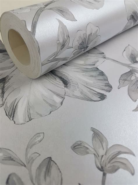 Silver Floral Wallpaper White Grey Flowers Pearlescent Metallic Crown