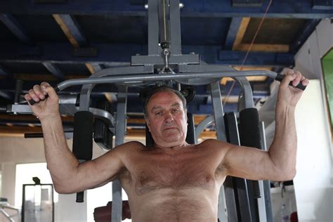 Phwoar Meet The 75 Year Old Great Granddad With A Physique To Rival