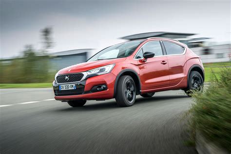 Ds 4 Crossback Bluehdi 180 Review 2015 First Drive Motoring Research