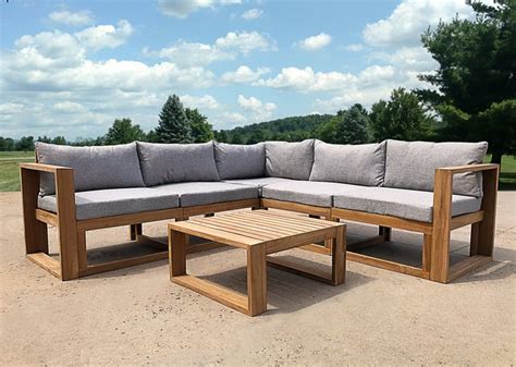 10 Modern Wood Outdoor Furniture