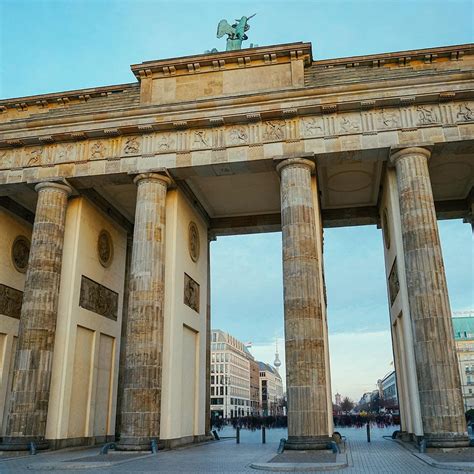 Walk Through The Brandenburg Gate - Berlin Experiences