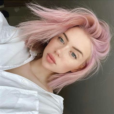 Pin By Flores Azules On Rose Light Pink Hair Pink Short Hair Pink Hair Dye