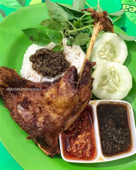 Ada lagi tempat makan yang menyediakan lalapan dengan sambal khas yang bikin kangen. Bikin Sambal Lalapan Cabang Purnama / Warung Bebek Purnama ...