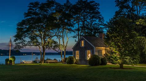 How to Light Your Patio or Yard Without Annoying Your Neighbors - The