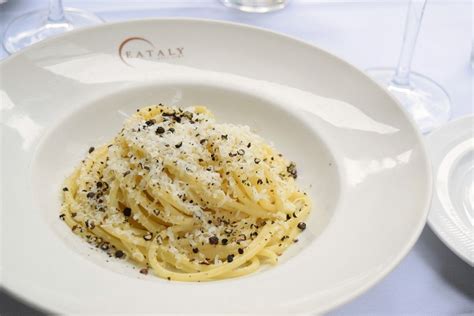 Spaghetti Cacio E Pepe Recipe Pasta With Cheese And Pepper Eataly