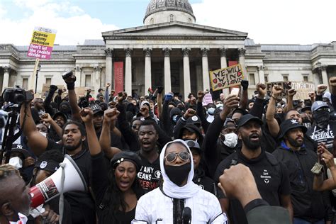 In Pictures Uk Far Right Protest Slammed As Racist Thuggery Al Jazeera