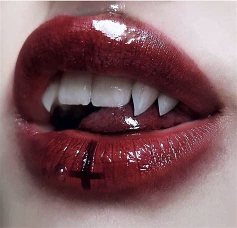 Pin By Nabeel Alone4567 On I See Red In 2020 Aesthetic Makeup Gothic