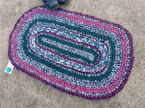 Kitchen rug for any room! Cranberry & Forest Green oval rag rug. Kitchen sink ...