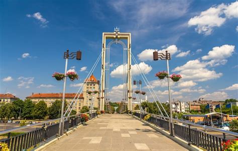 Premium Photo Pedestrian Bridge Over The Nemunas River In Kaunas
