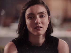 Merve dizdar (born 25 june 1986) is a turkish actress. Çılgın Dersane Üniversitede - Astrolog Özge - Merve Dizdar ...