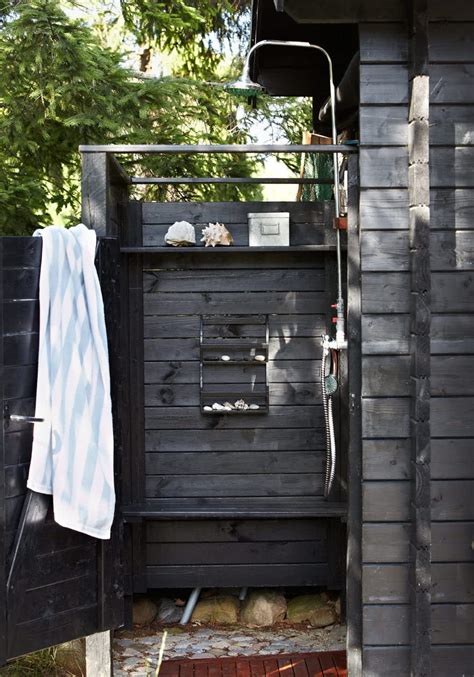 21 Refreshingly Beautiful Outdoor Showers I Bet Youd Love To Step Into Apartment Therapy