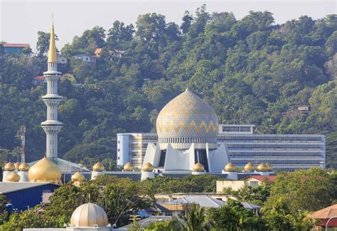 Discover the mountain views while you're in the area. COVID-19: Sabah masih tangguh solat berjemaah di Masjid ...