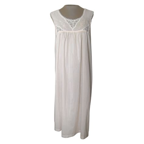 Vintage Vanity Fair Matching Nightgown And Robe Becas Boutique