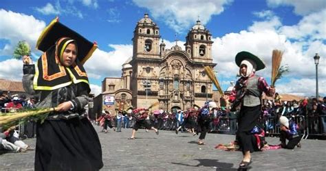 Folclore Eterno Peru Cuzco Esta De Fiesta