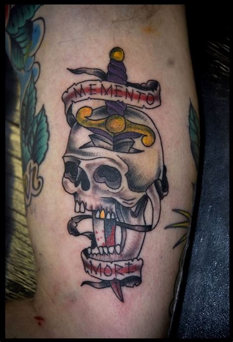 A Skull With A Crown On It S Head And The Words Memento
